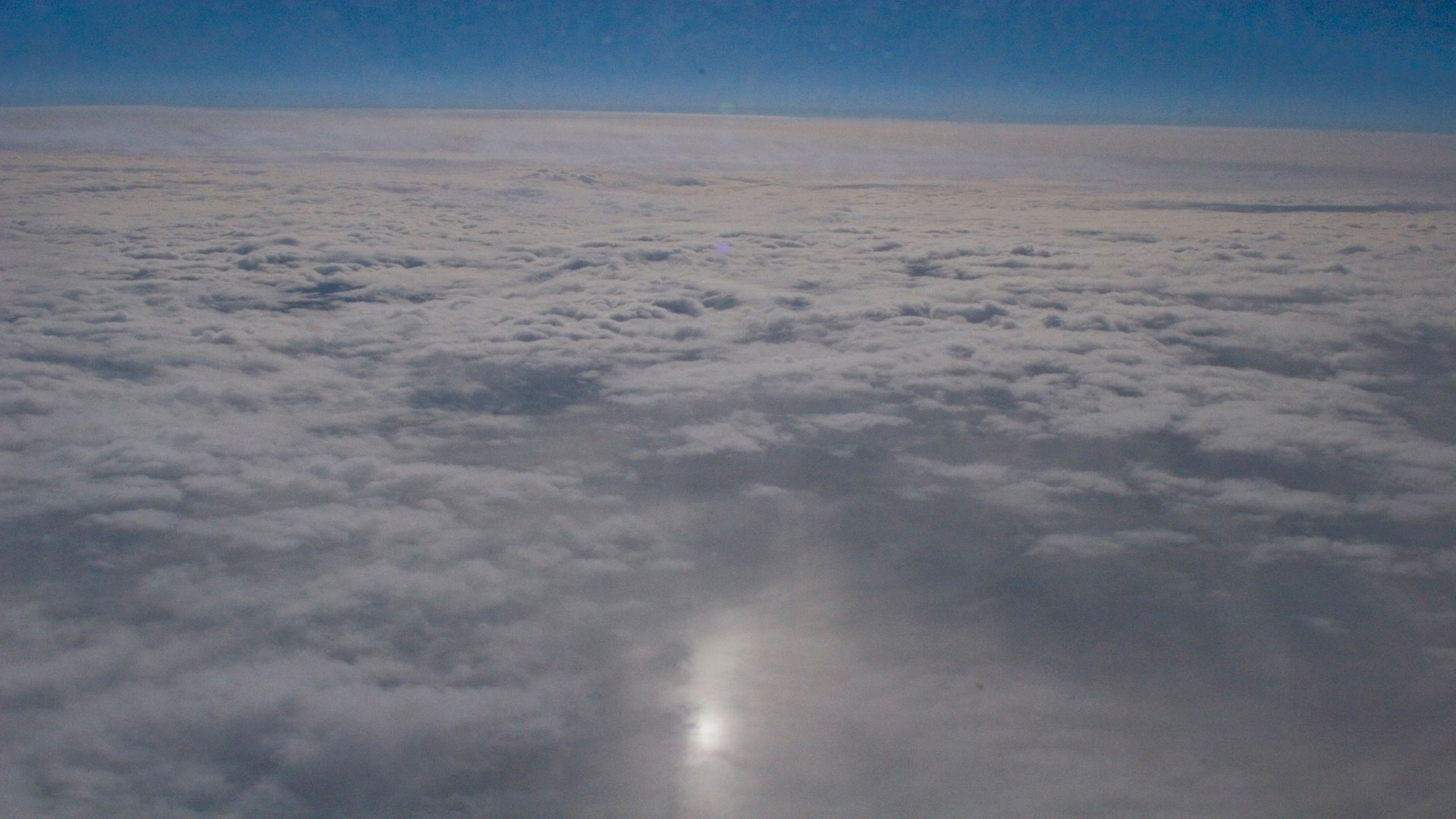 HR-Stamenov, Light holes phenomenon on 46”15”46,73’N 5”35”30.57’E Appearance in 11.05.2009 at 15:09, observed during regular flight easyjet N.04210 Paris – Pisa