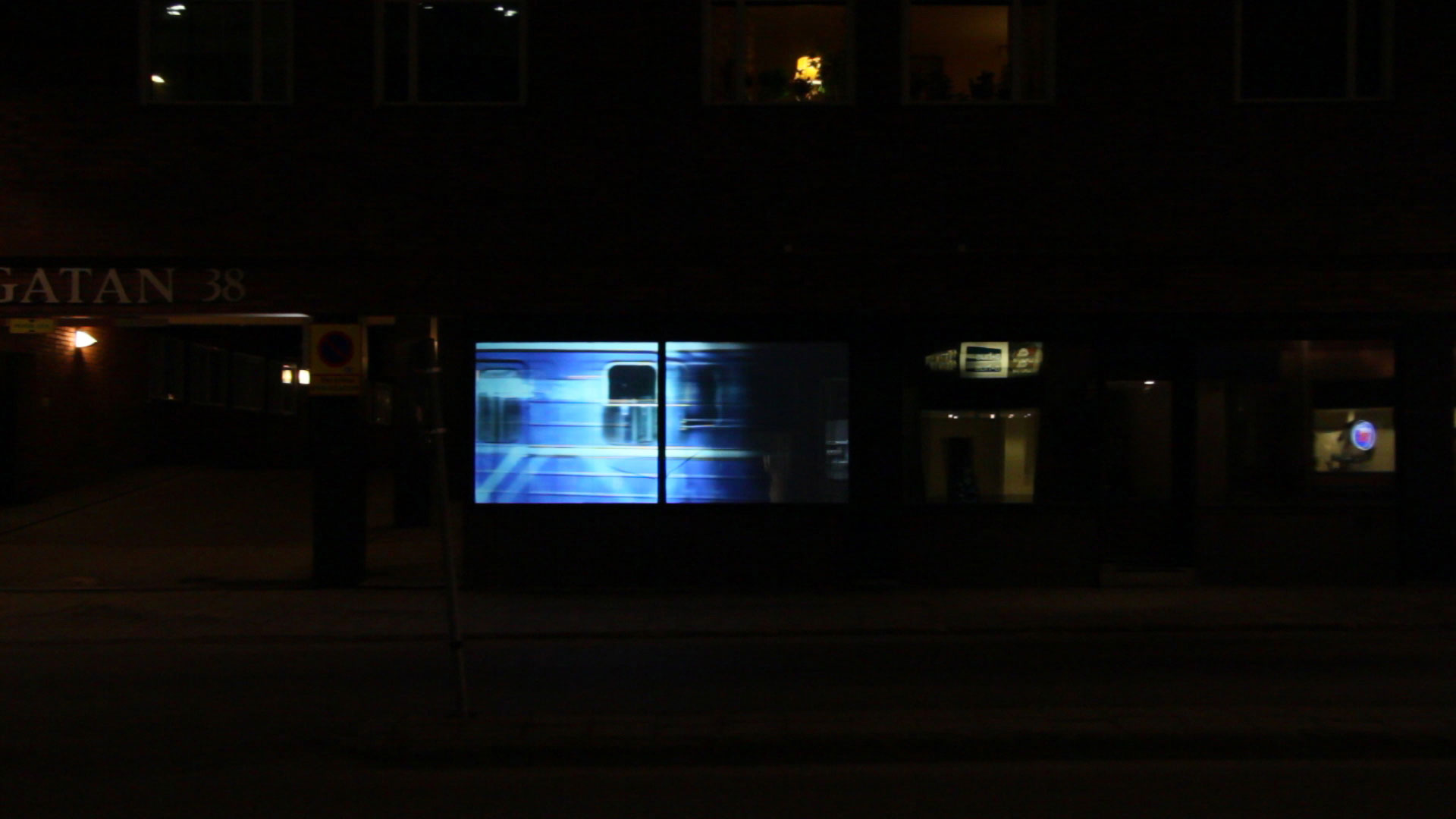 HR-Stamenov, Vaasa-Umeå Wormhole Connection, 2014, video installation with sound, public space, Umeå